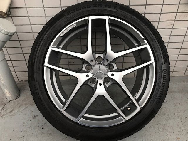 メルセデス・ベンツAMG純正GLA45用AMG純正5ダブルスポークアルミ+タイヤセット19インチ GLAクラス（295）ご成約789302